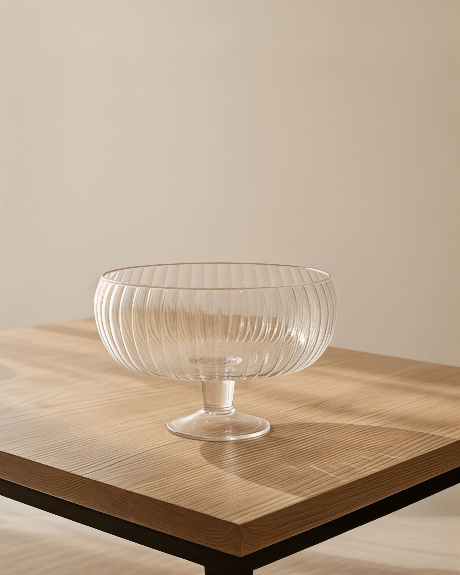 Serrana Glass Sofia plate 24cm — vertically ribbed glass with raised base, 24cm, for desserts fruits and salads