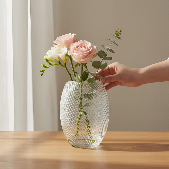 Serrana Glass Spiral handmade vase 26cm — oval spiral-detail handmade glass, 26cm x 17cm, for floral arrangements